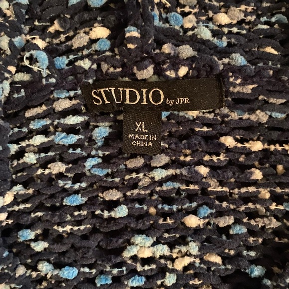 GUC women’s size XL blue & white chenille pullover with hood from Studio by JPR - Picture 3 of 11